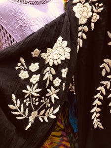The poets blouse, long sleeved in Onyx